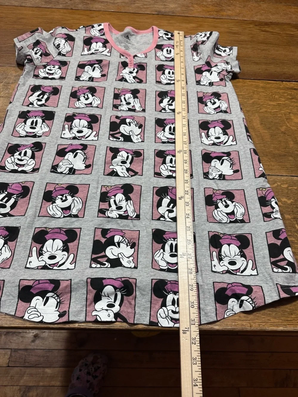 Disney Grey sleep shirt sz medium Mickey - Picture 7 of 7